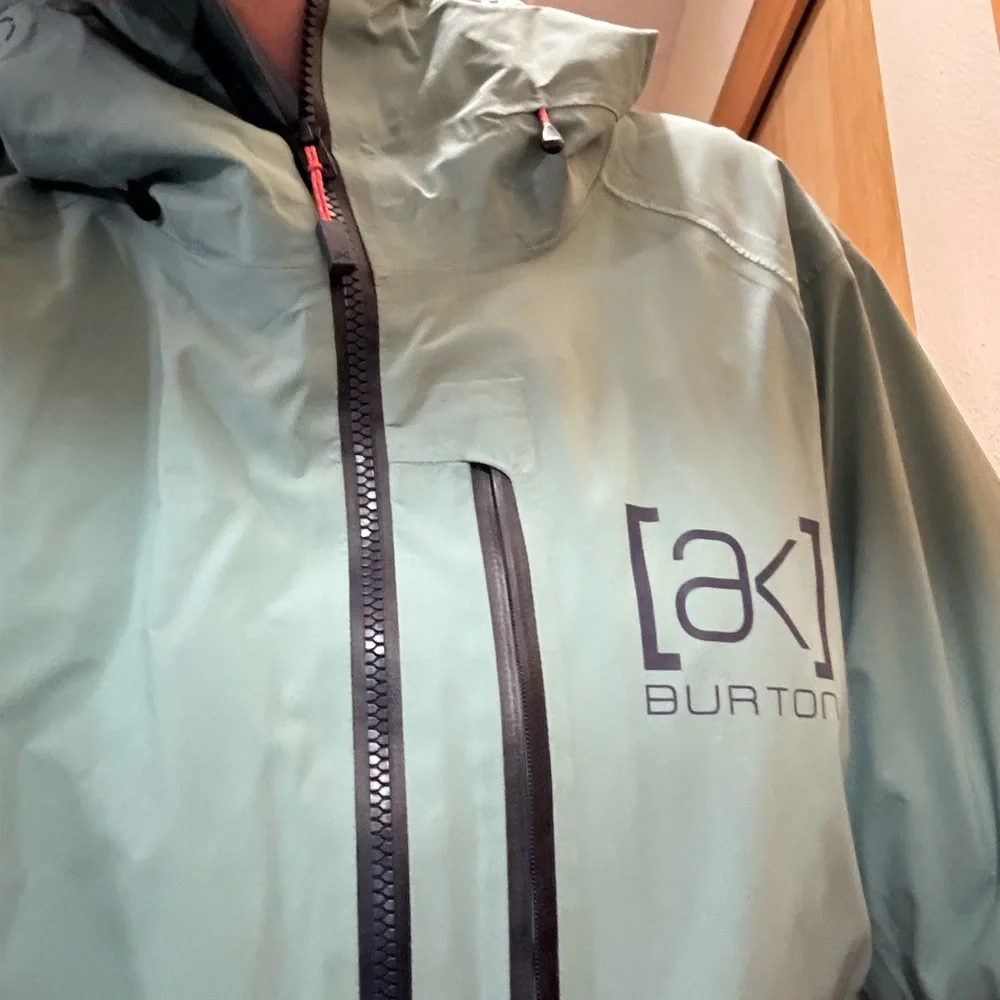 Burton Women's AK Gortex Ski Jacket - M Excellent condition - Picture 3 of 9